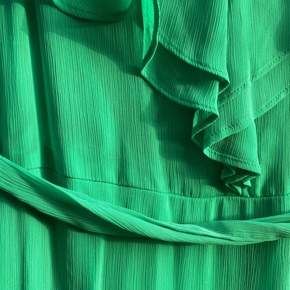 DKNY size 14, but due to bias can fit 10 or a 12. Brand new! - Picture 3 of 6